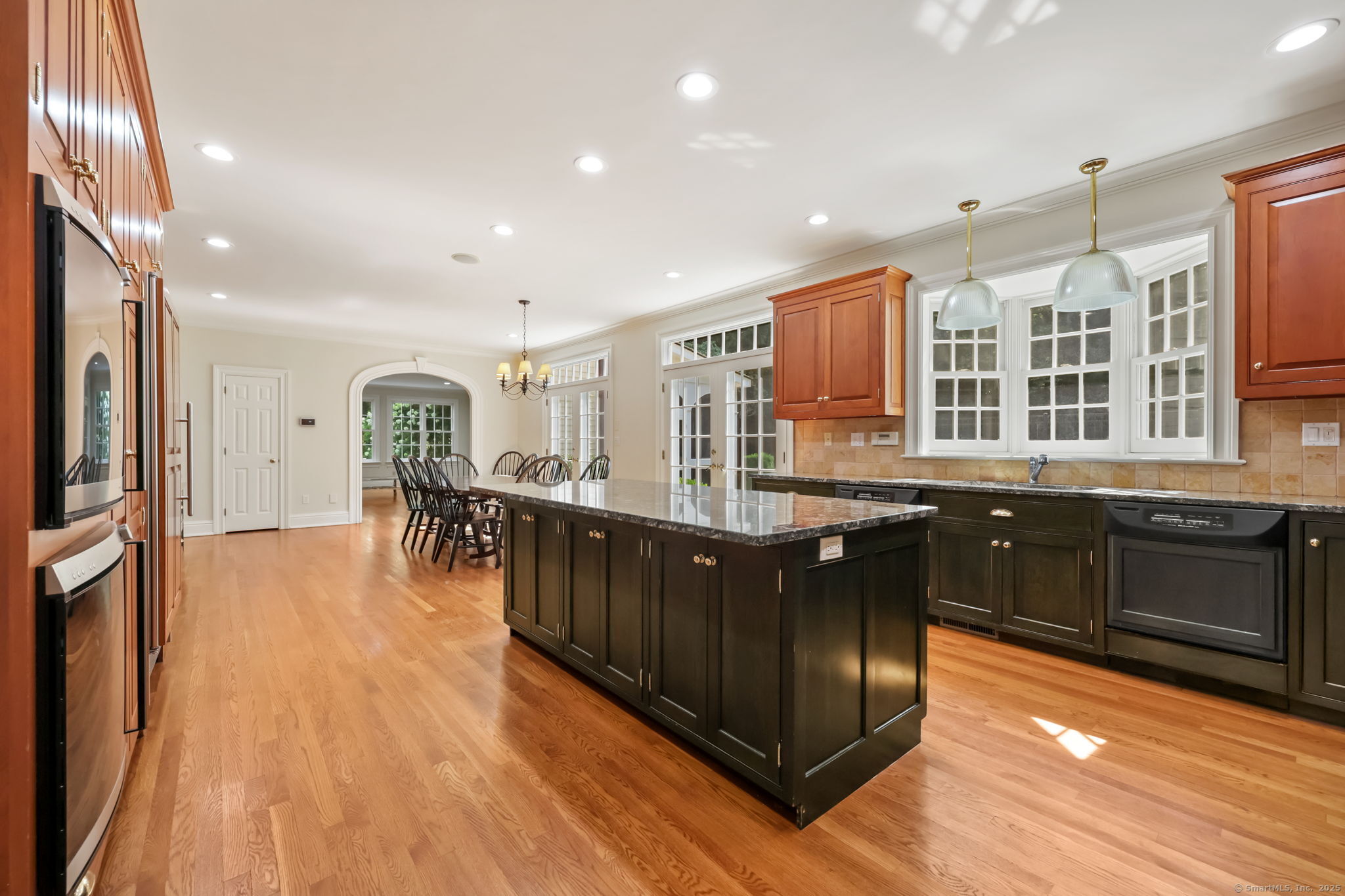 134 Valley Road New Canaan, CT 06840 - Photo 10 of 35