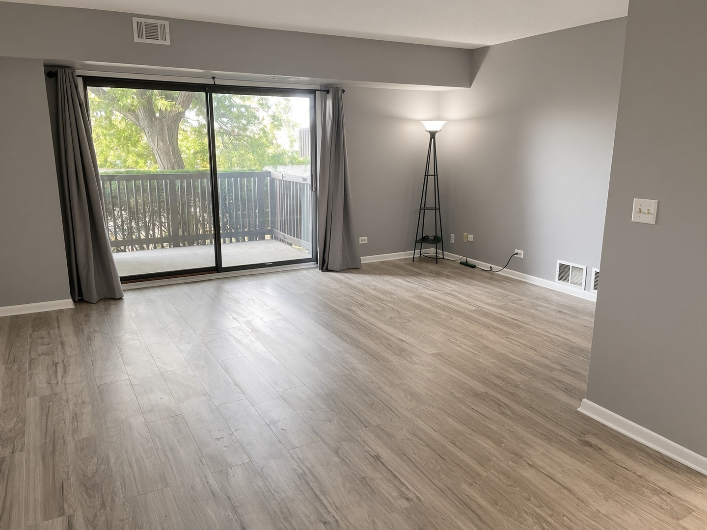 1504 Woodbridge Road, Unit 1F Joliet, IL 60436 - Photo 4 of 21 Gallery Image 4