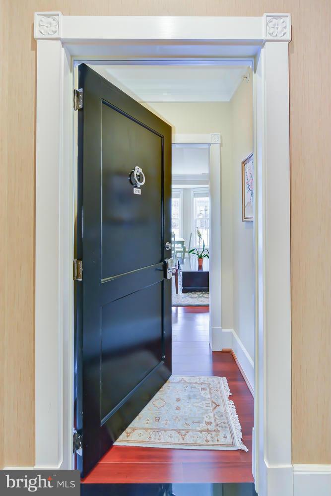 900 North Washington Street, Unit 201E Alexandria, VA 22314 - Photo 3 of 26 Interior (General)