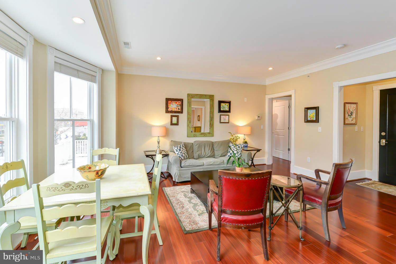 900 North Washington Street, Unit 201E Alexandria, VA 22314 - Photo 6 of 26 Living Room