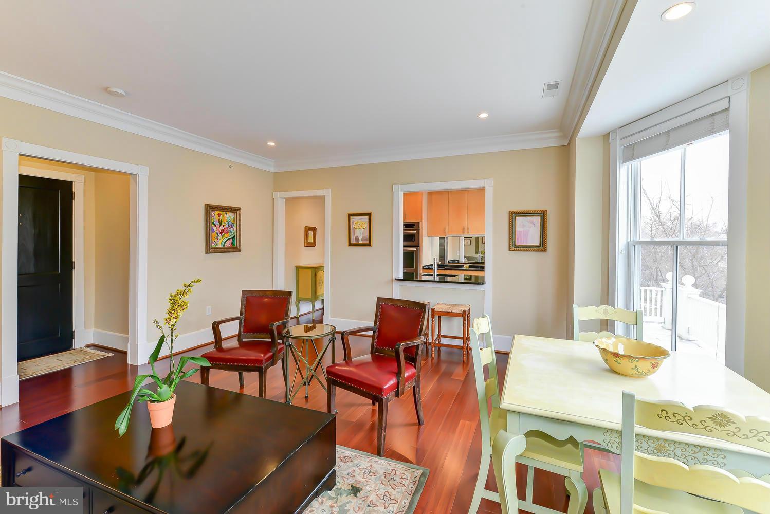 900 North Washington Street, Unit 201E Alexandria, VA 22314 - Photo 7 of 26 Living Room