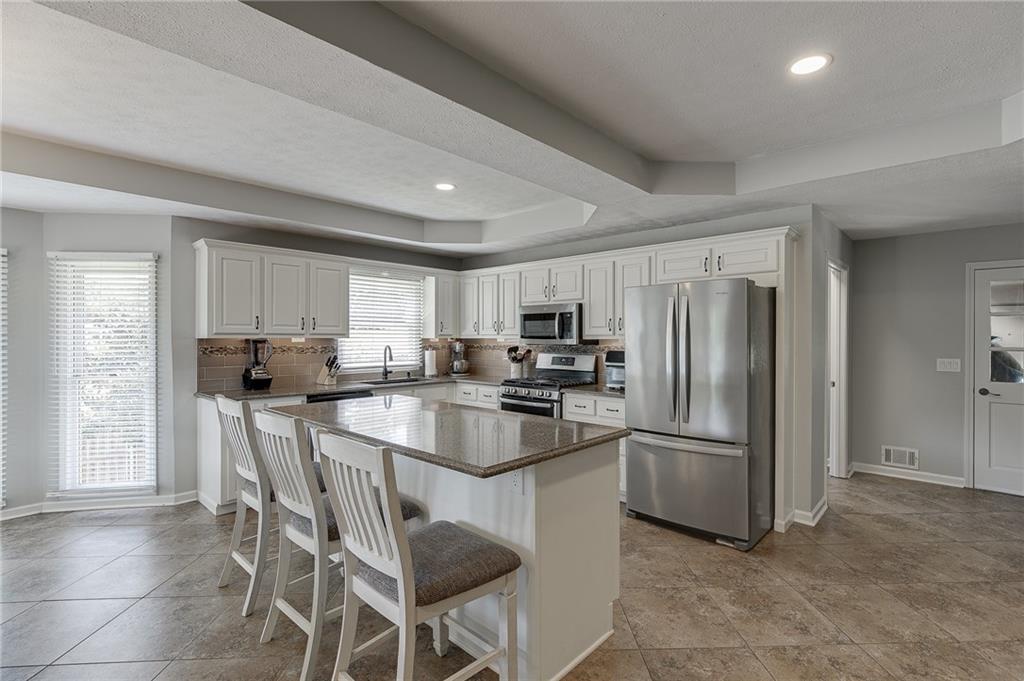 3803 Carter Road Buford, GA 30518 - Photo 9 of 58