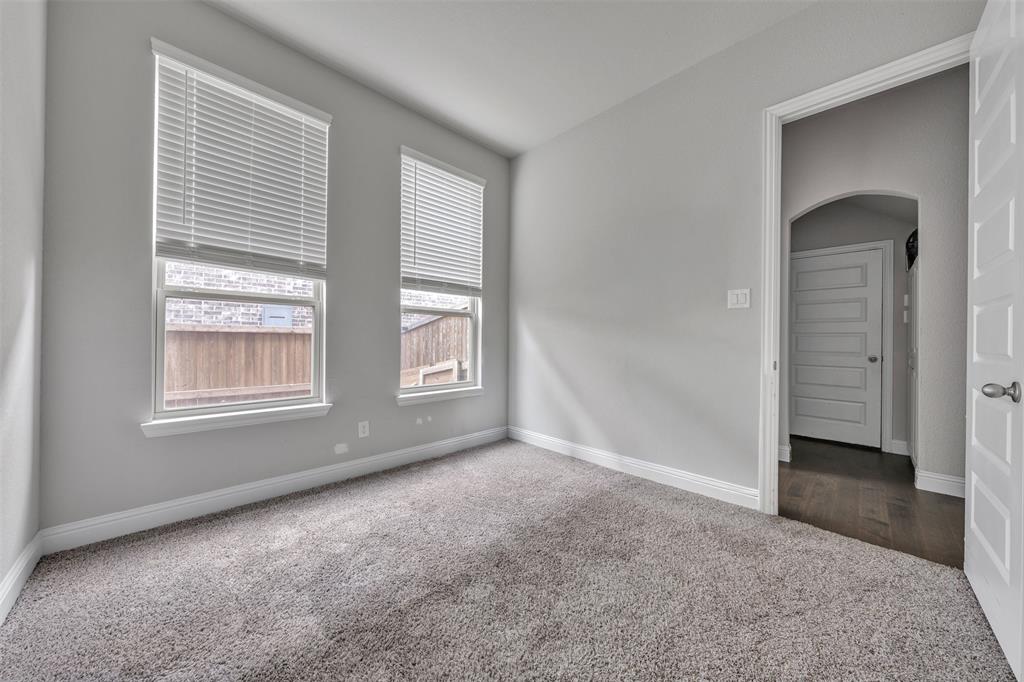 1802 Graham Way Mansfield, TX 76063 - Photo 21 of 38 an empty room with windows