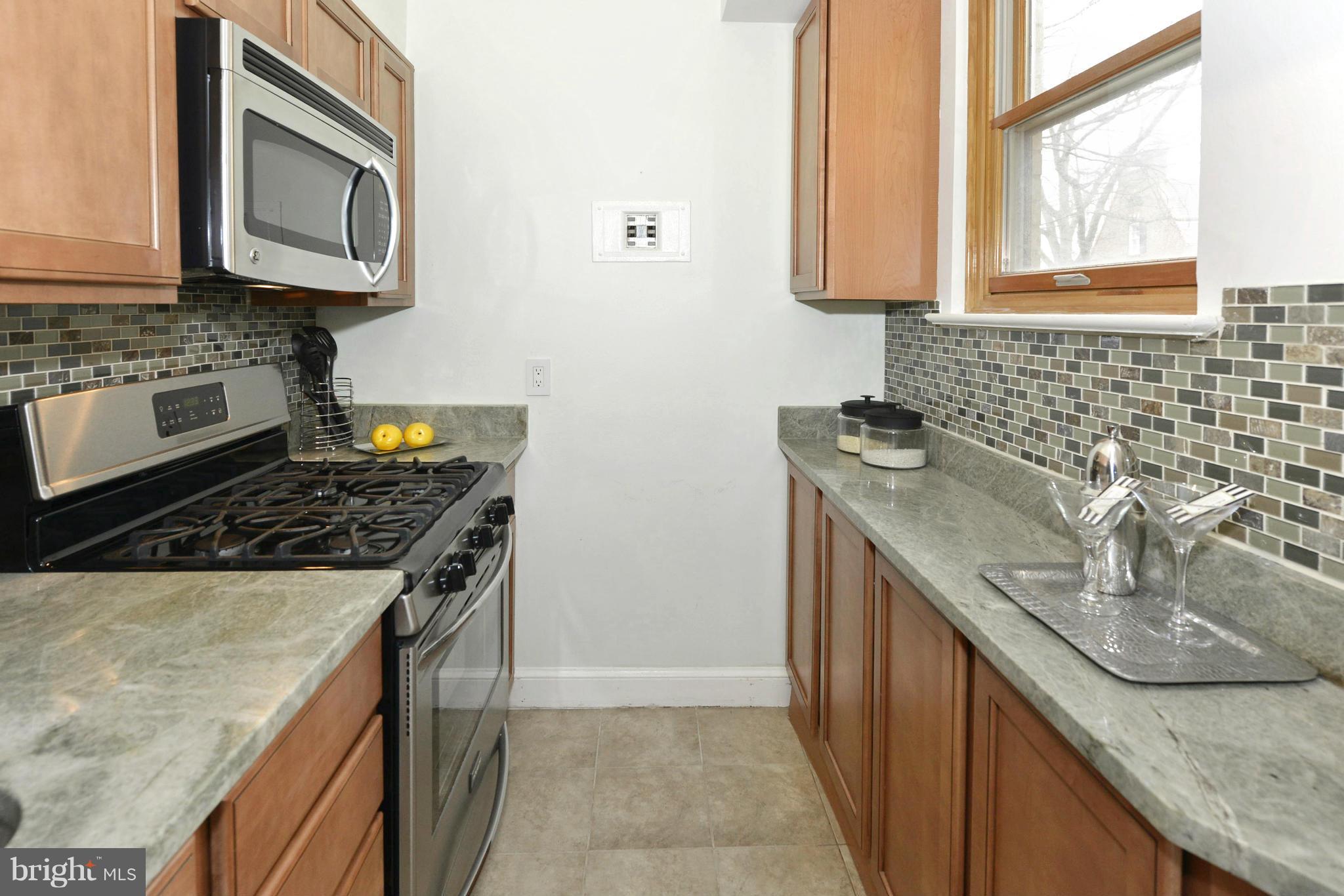 3025 Ontario Road Northwest, Unit 110 Washington, DC 20009 - Photo 9 of 14 Kitchen