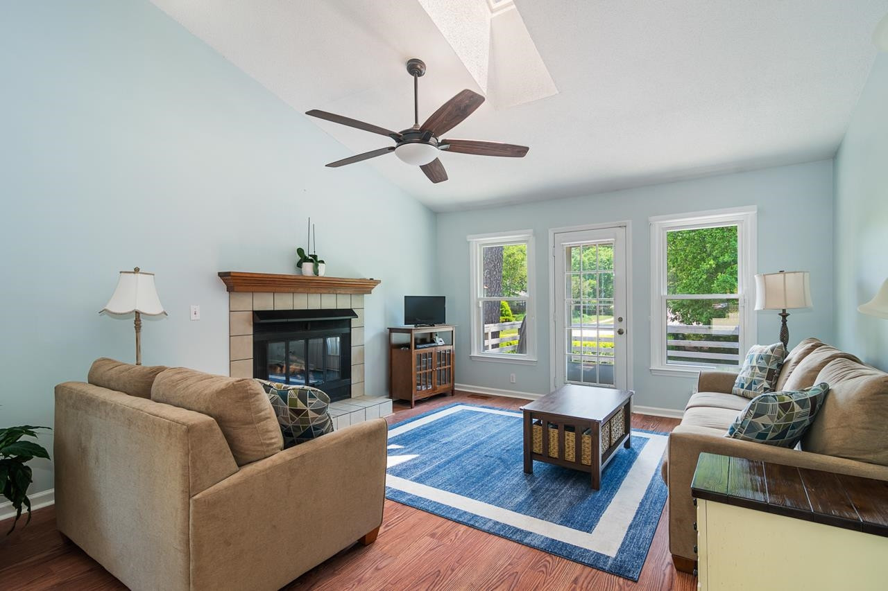 1426 Mapleside Court Raleigh, NC 27609 - Photo 4 of 38 Photo 4