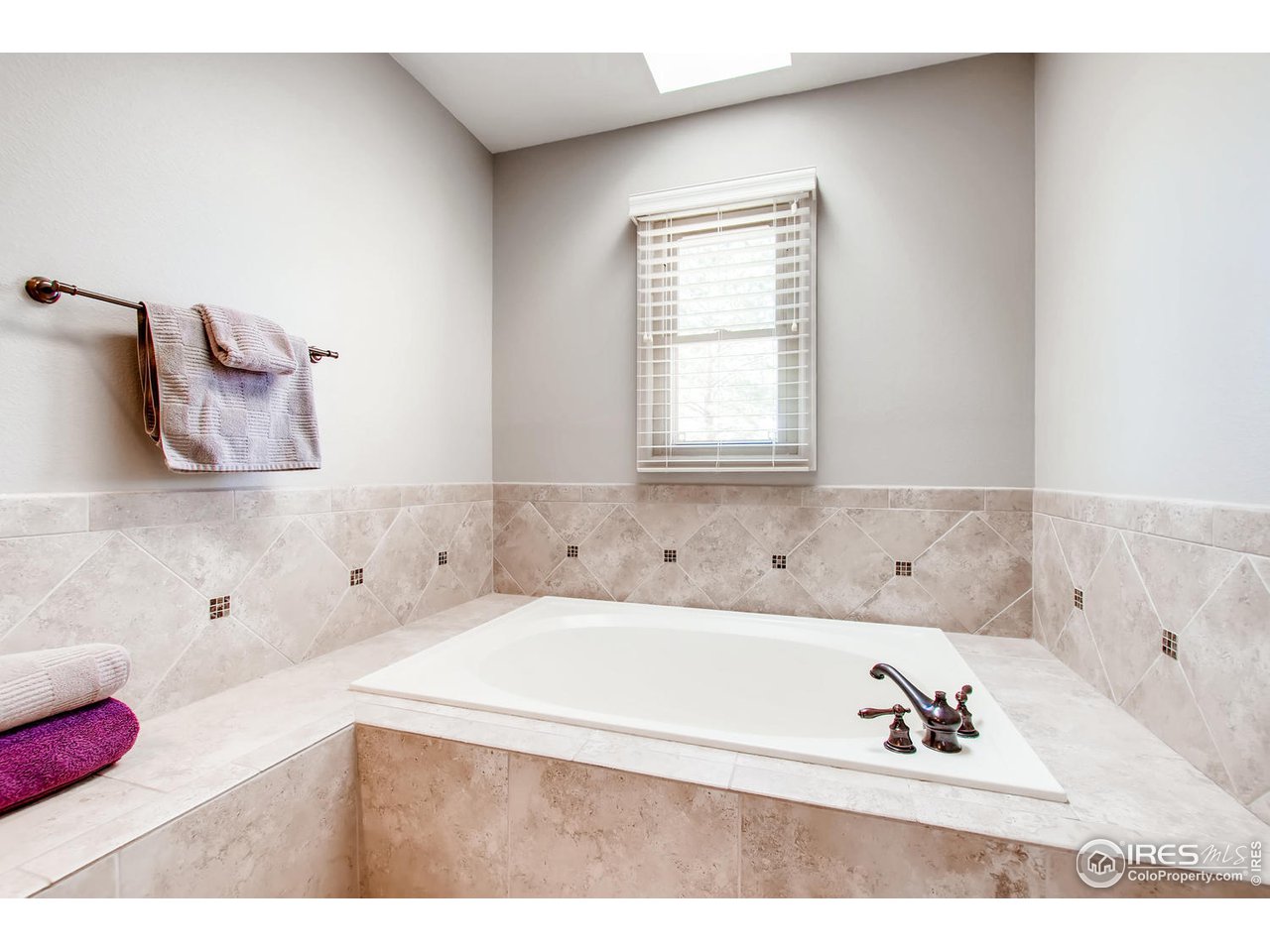 11281 Ranch Place Denver, CO 80234 - Photo 17 of 29 5 Pc Master Bath
