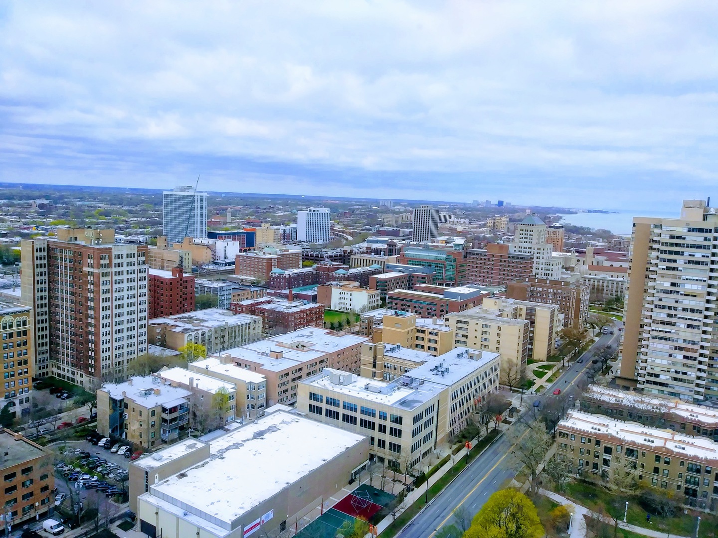 6171 North Sheridan Road, Unit 2707 Chicago, IL 60660 - Photo 11 of 23