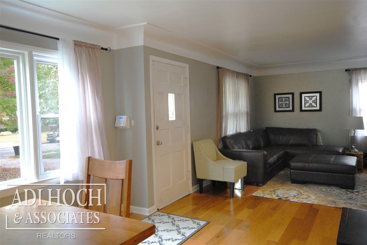 354 Kerby Road Grosse Pointe, MI 48236 - Photo 5 of 19 Dining area