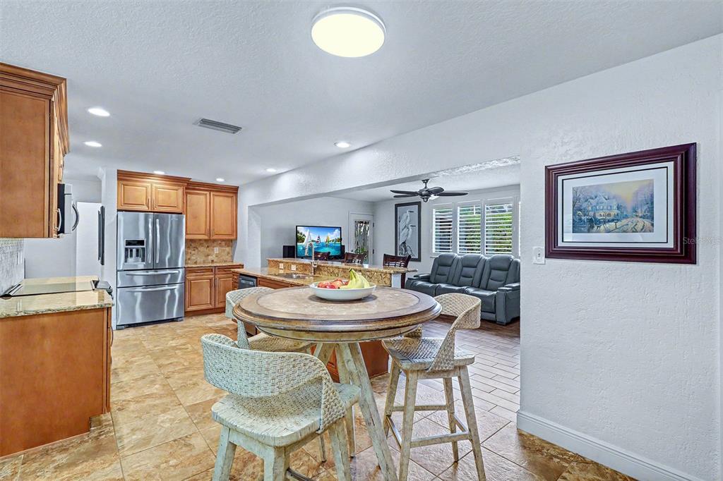 4948 97th Way North St. Petersburg, FL 33708 - Photo 10 of 45 Gallery Image 10