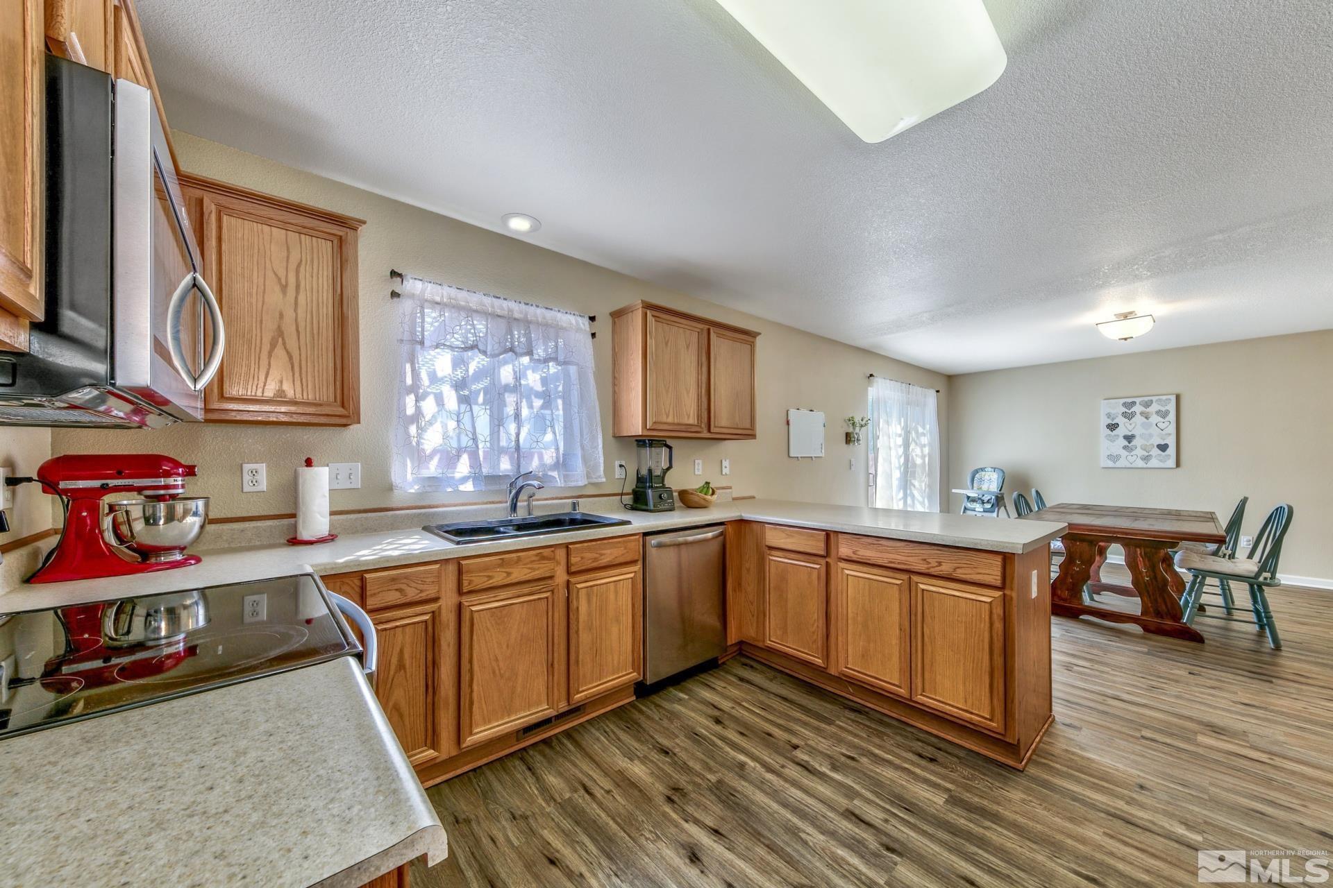 17790 Oakview Court Reno, NV 89508 - Photo 8 of 21 Photo 8