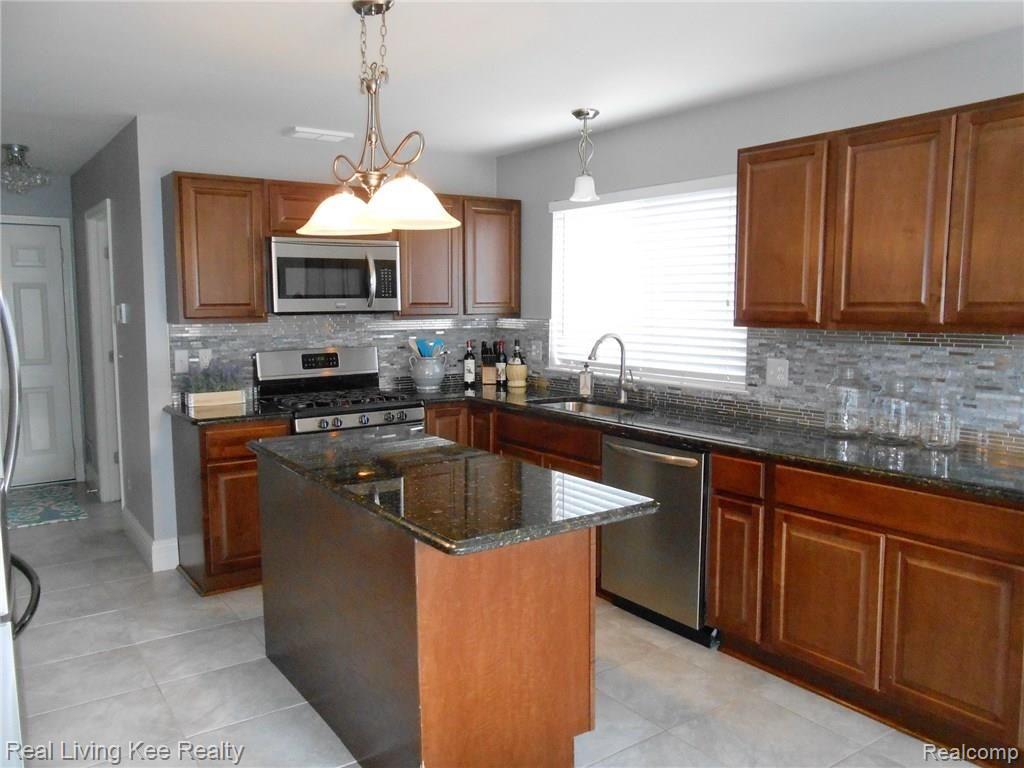 536 Curzon Road Rochester Hills, MI 48307 - Photo 11 of 17