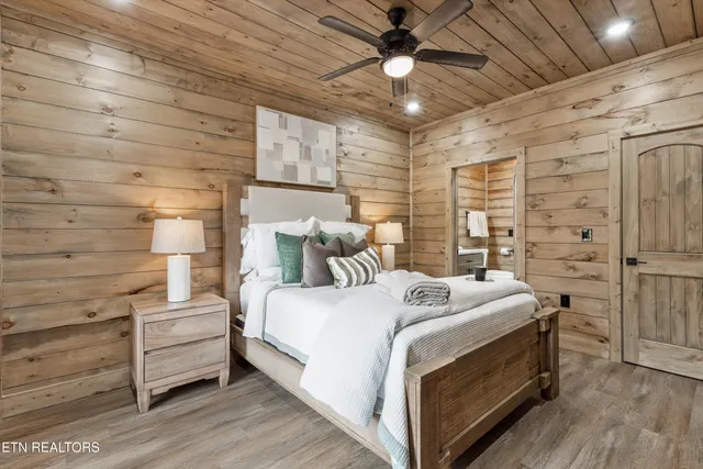 $975,000 | 2107 Vly Crk Way, Pigeon Forge, TN 37862