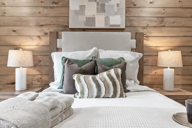 $975,000 | 2107 Vly Crk Way, Pigeon Forge, TN 37862