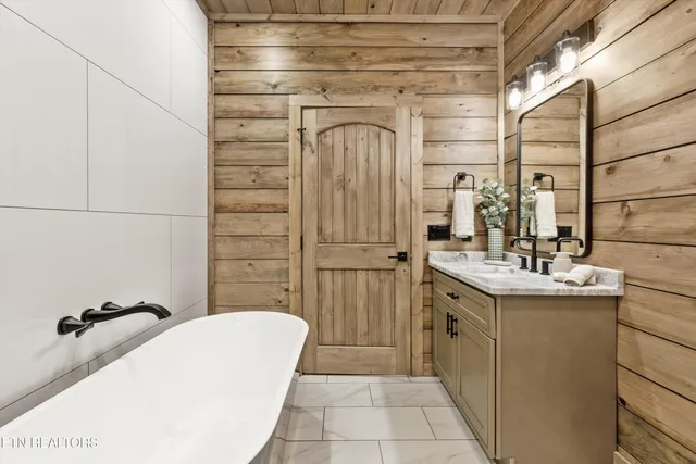 $975,000 | 2107 Vly Crk Way, Pigeon Forge, TN 37862