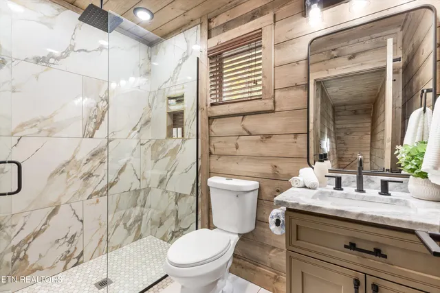 $975,000 | 2107 Vly Crk Way, Pigeon Forge, TN 37862