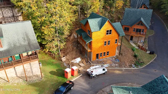 $975,000 | 2107 Vly Crk Way, Pigeon Forge, TN 37862