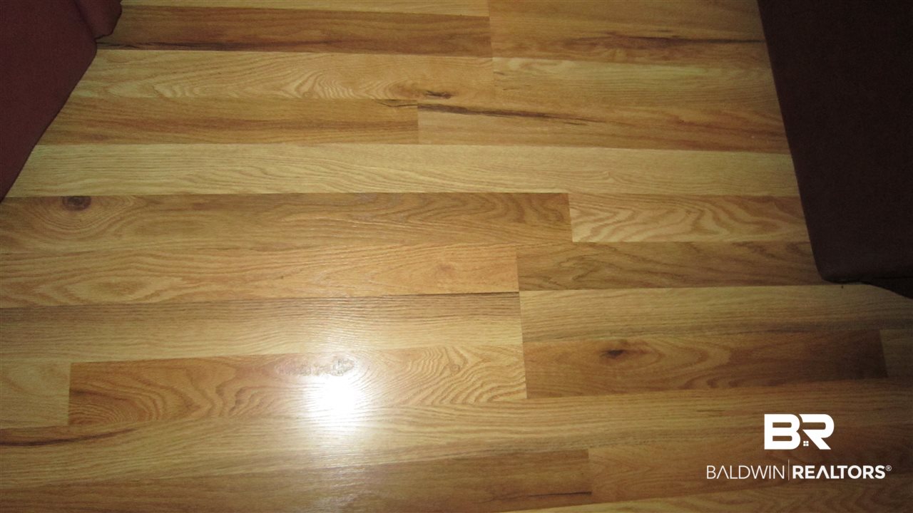 22885 McLeod Boulevard Foley, AL 36535 - Photo 17 of 20 Wood Laminate