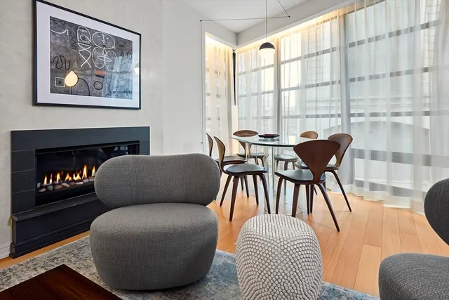 $2,000,000 | 580 Washington Street, Unit 302, Boston, MA 02111