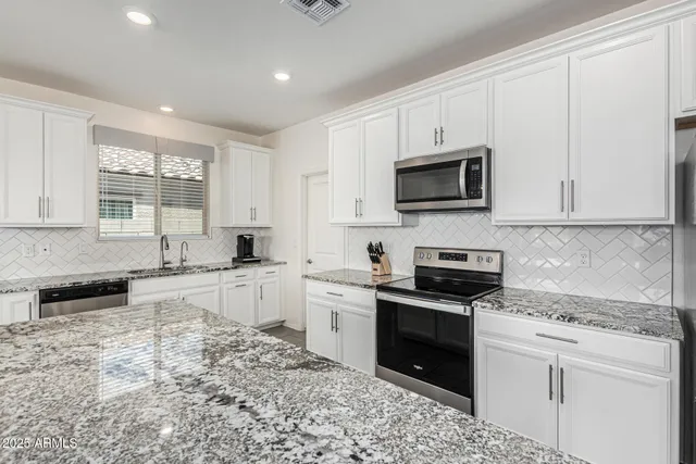 $399,900 | 18381 East Donato Drive, Gold Canyon, AZ 85118