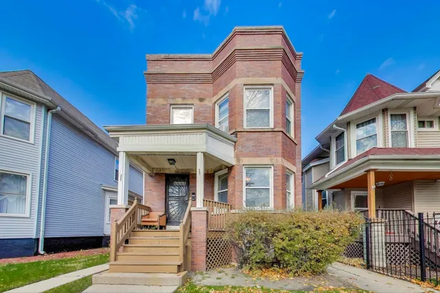 $485,000 | 5928 West Walton Street, Chicago, IL 60651