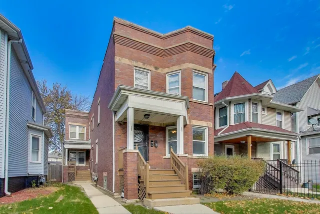 $485,000 | 5928 West Walton Street, Chicago, IL 60651