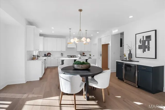 $832,000 | 2904 Collier Avenue, Brentwood, MO 63144