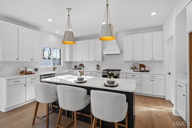 $832,000 | 2904 Collier Avenue, Brentwood, MO 63144