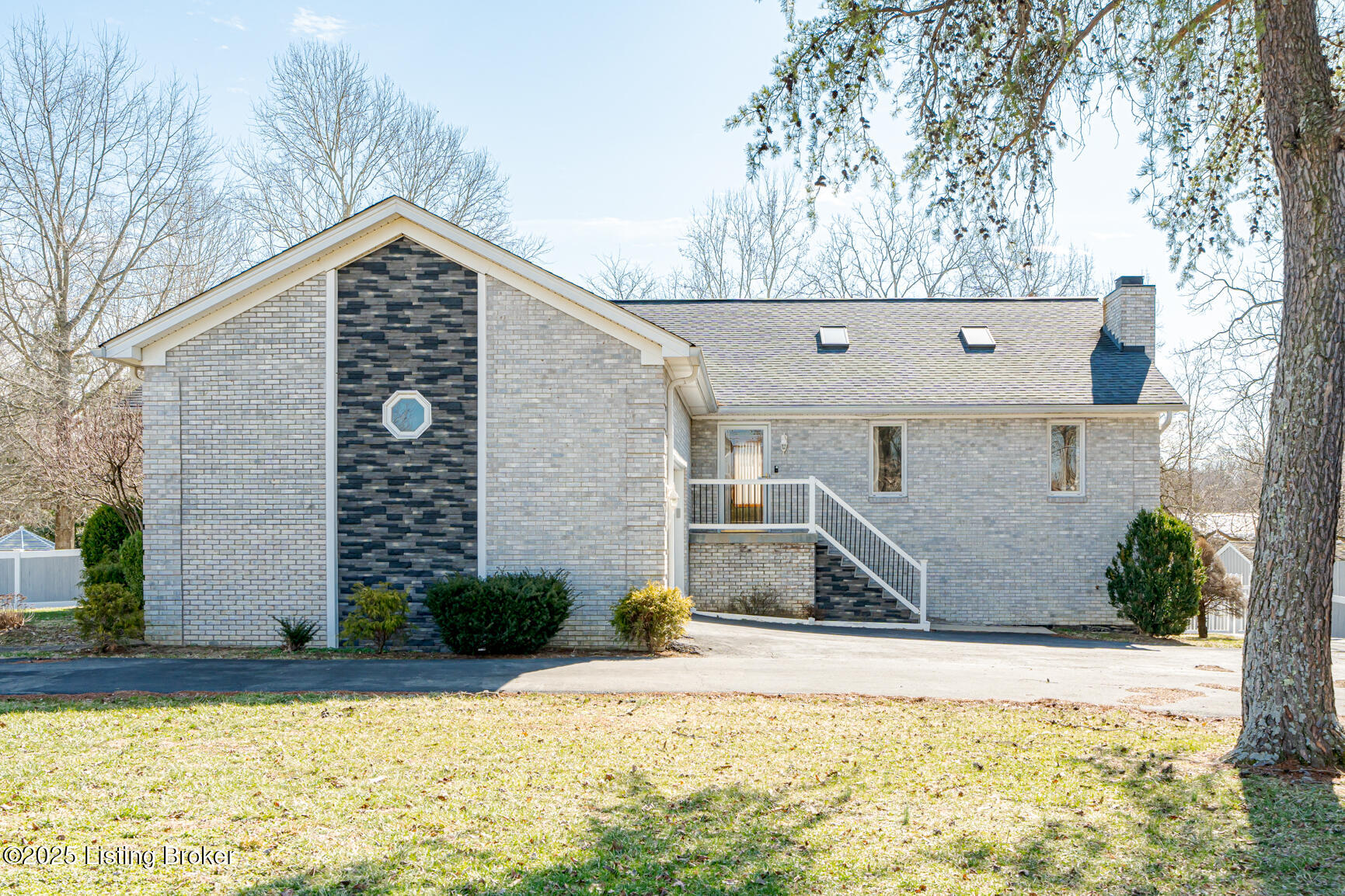 734 Greenbriar Road Mount Washington, KY 40047 - Photo 1 of 91 DSC00883