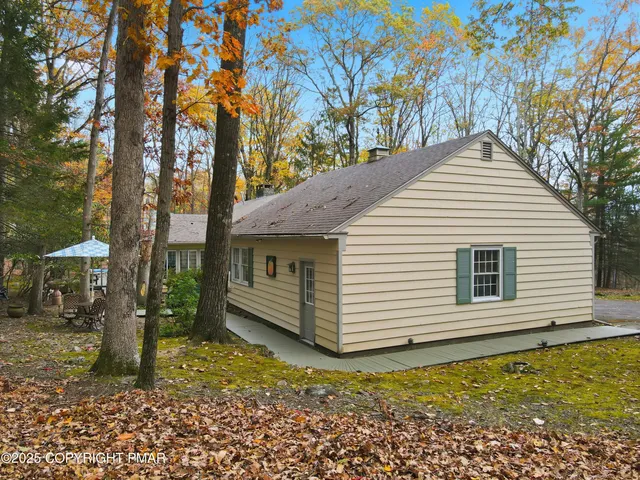 $499,000 | 519 Pheasant Lane, Cresco, PA 18326