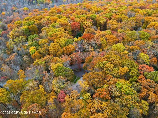 $499,000 | 519 Pheasant Lane, Cresco, PA 18326