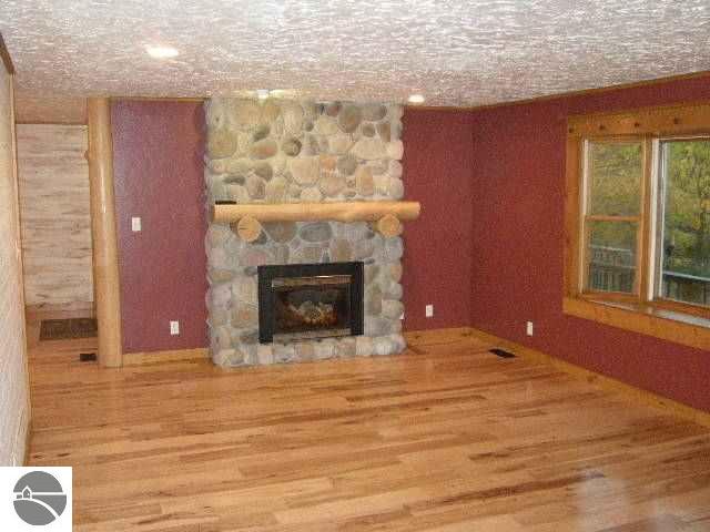 4381 River Road Frankfort, MI 49635 - Photo 8 of 15 1710815-7.JPG