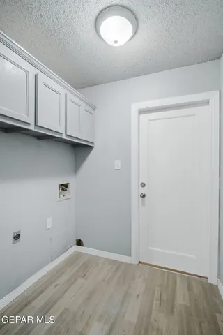 an empty room with a empty space