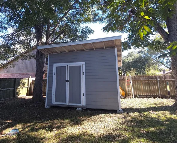 $300,000 | 8626 Berry Vine Drive, Houston, TX 77489