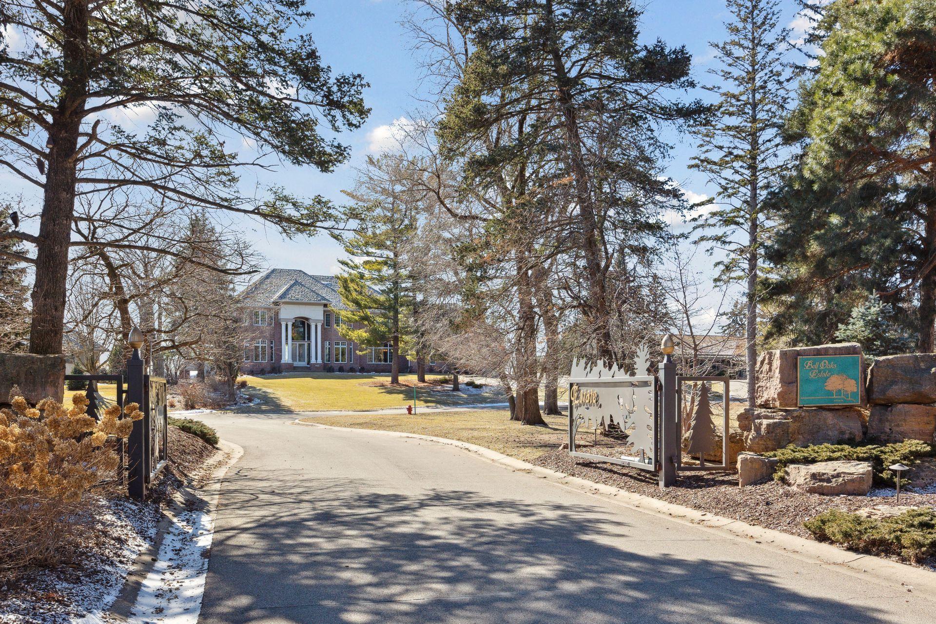 11039 Bell Oaks Estate Road Eden Prairie, MN 55347 - Photo 3 of 46 Gallery Image 3