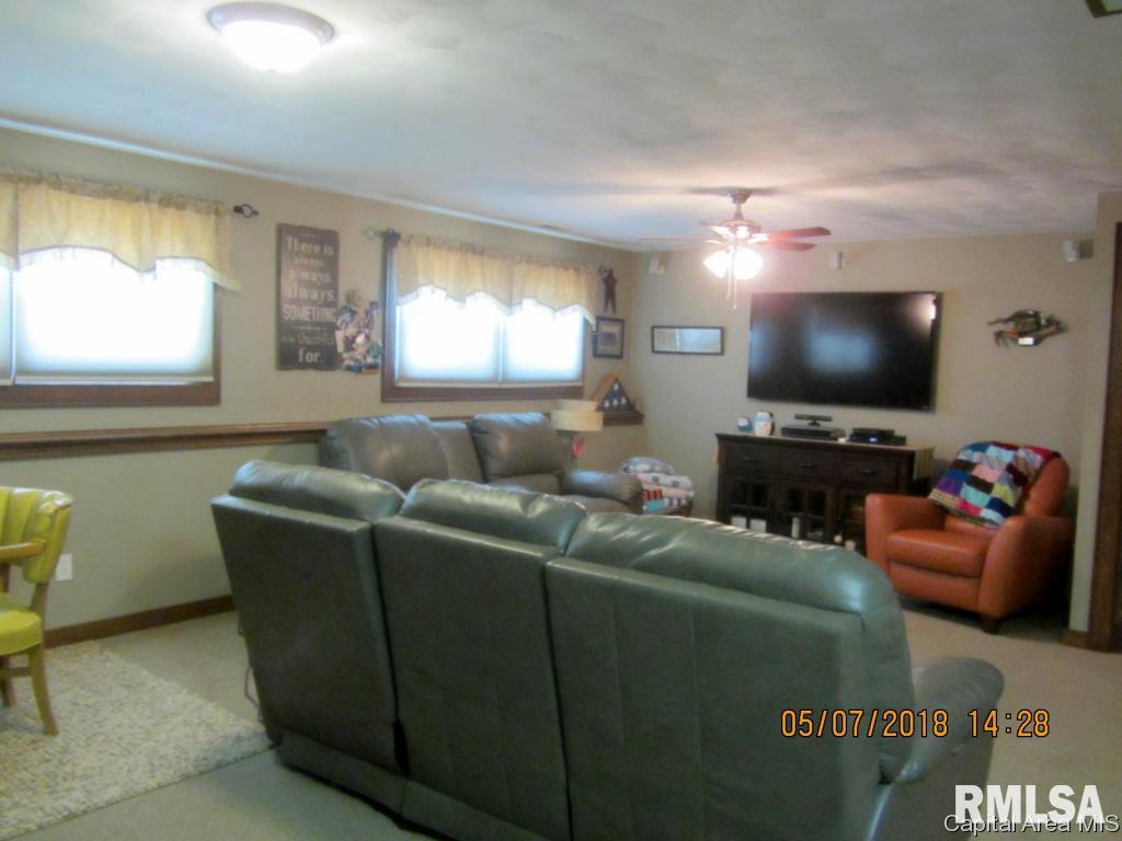 135 Willow Court Rochester, IL 62563 - Photo 6 of 26