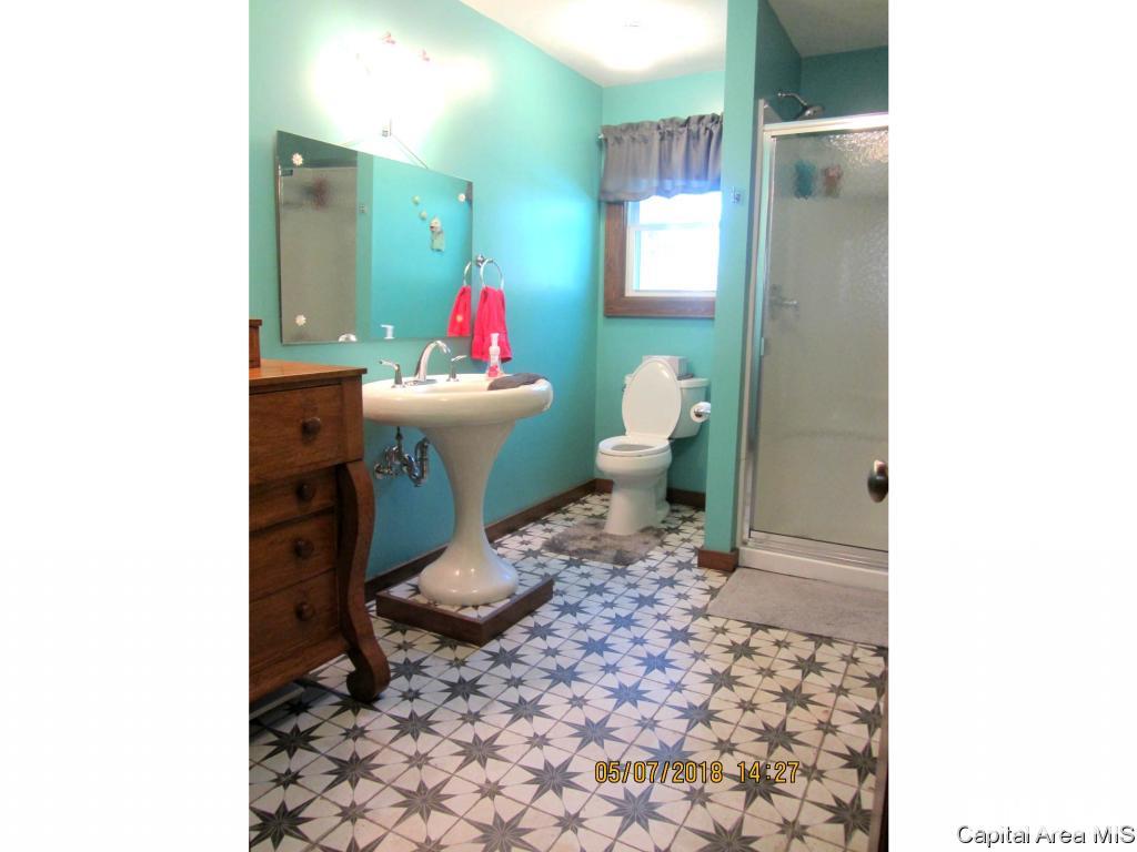 135 Willow Court Rochester, IL 62563 - Photo 8 of 26