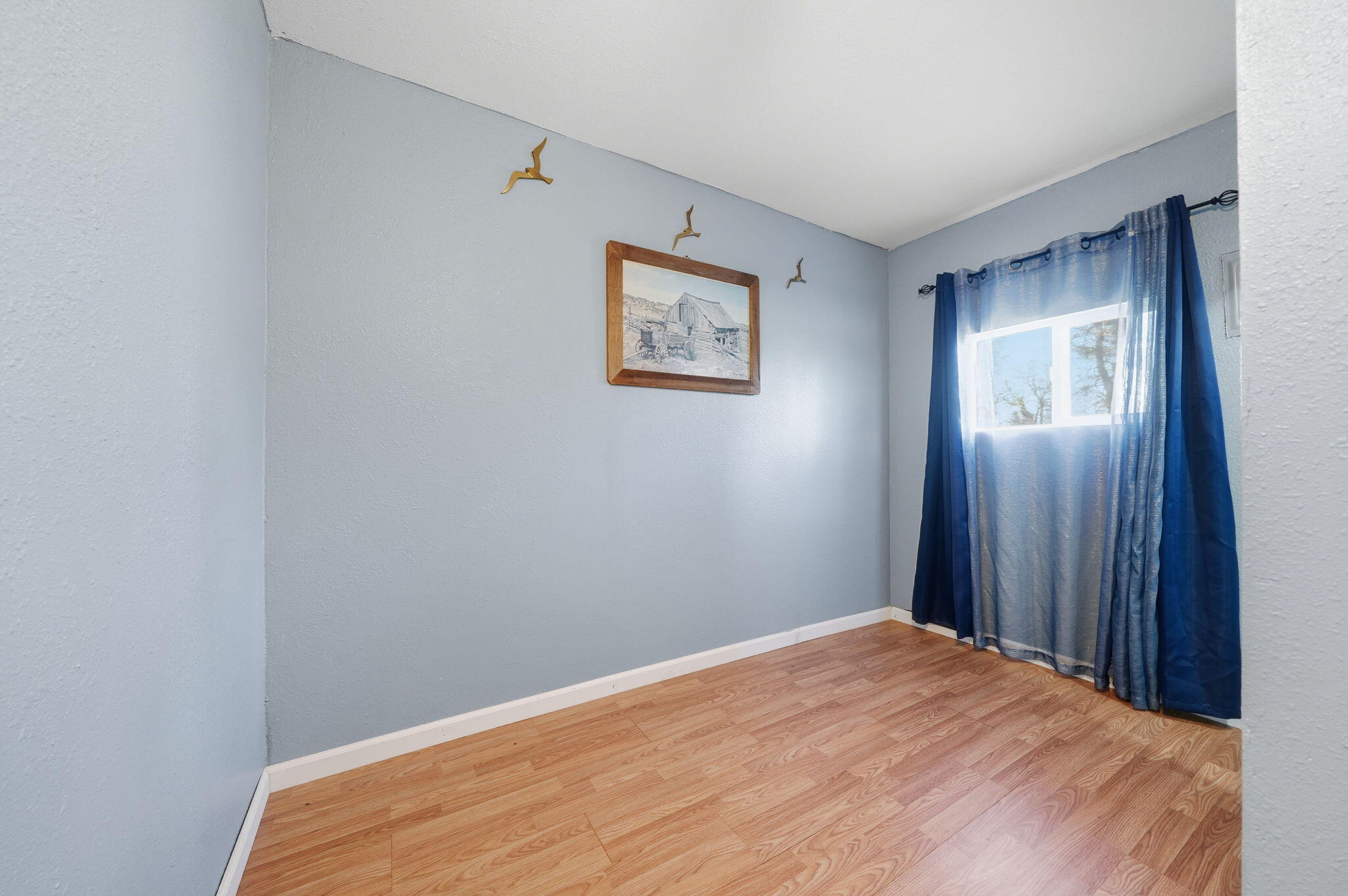17300 Lassen Avenue Anderson, CA 96007 - Photo 26 of 34 a view of a hallway with closet