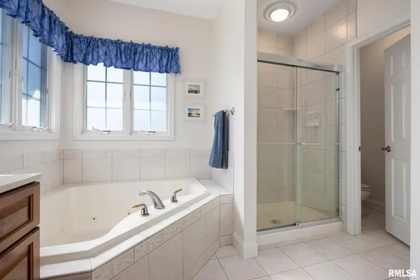 $450,000 | 5408 West Fieldstone Drive, Peoria, IL 61615