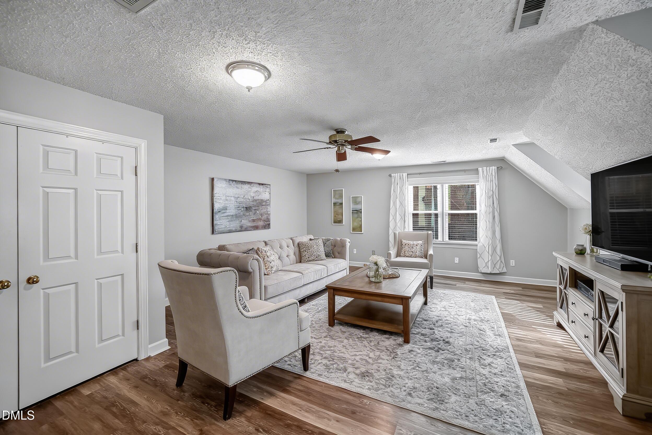 12204 Warwickshire Way Raleigh, NC 27613 - Photo 25 of 50 12204 Warwickshire Staged 5