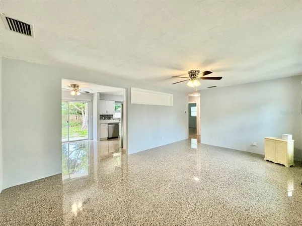 $2,100 | 10932 104th Avenue, Largo, FL 33778