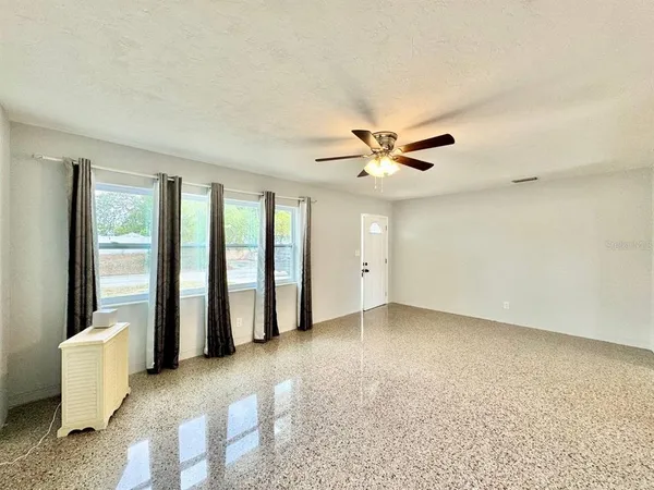 $2,100 | 10932 104th Avenue, Largo, FL 33778