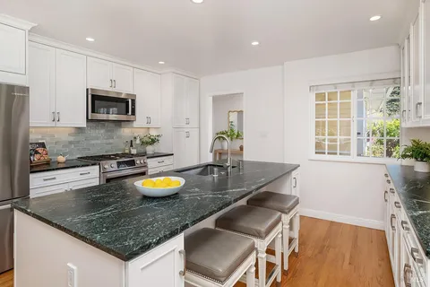 $1,199,000 | 10 St John Court, Novato, CA 94947
