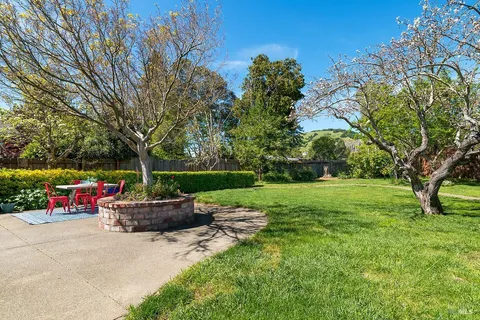 $1,199,000 | 10 St John Court, Novato, CA 94947