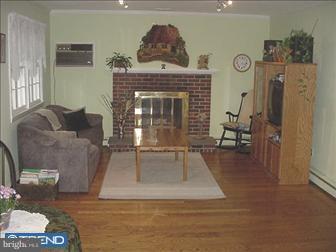 914 Penn Valley Road Media, PA 19063 - Photo 4 of 6 Family Room