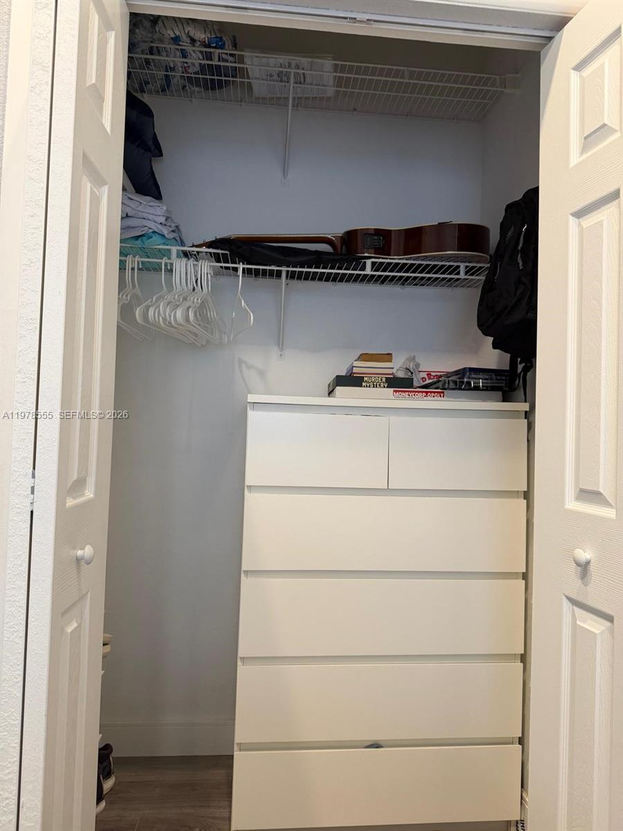 10285 Allegro Drive Boca Raton, FL 33428 - Photo 33 of 55 a close view of a stove