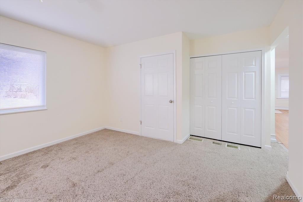 2127 Kenneth Street Burton, MI 48529 - Photo 39 of 49