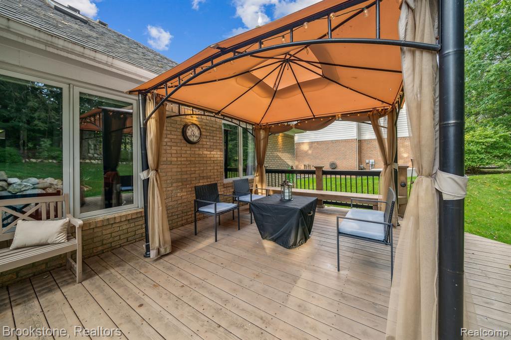 576 Bloomer Ridge Drive Rochester, MI 48307 - Photo 41 of 48