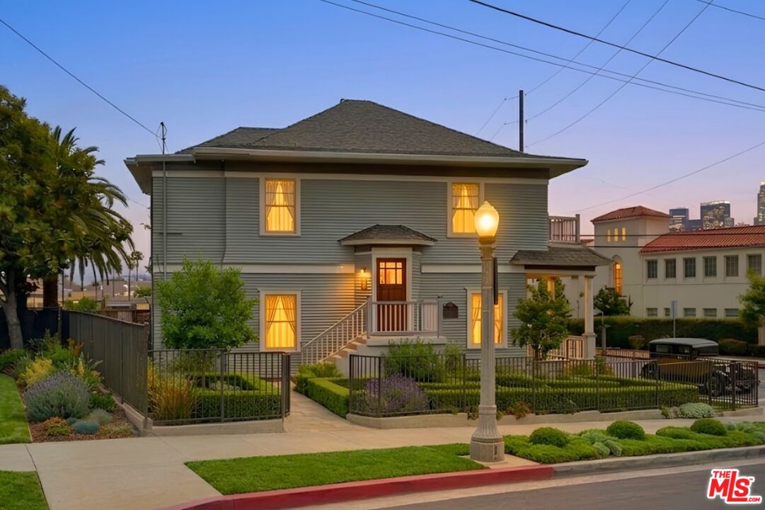 600 East Edgeware Road Los Angeles, CA 90026 - Photo 1 of 13