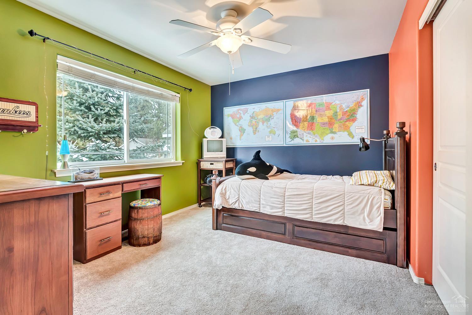 19561 Brookside Way Bend, OR 97702 - Photo 16 of 18 Third bedroom with large window and ceil