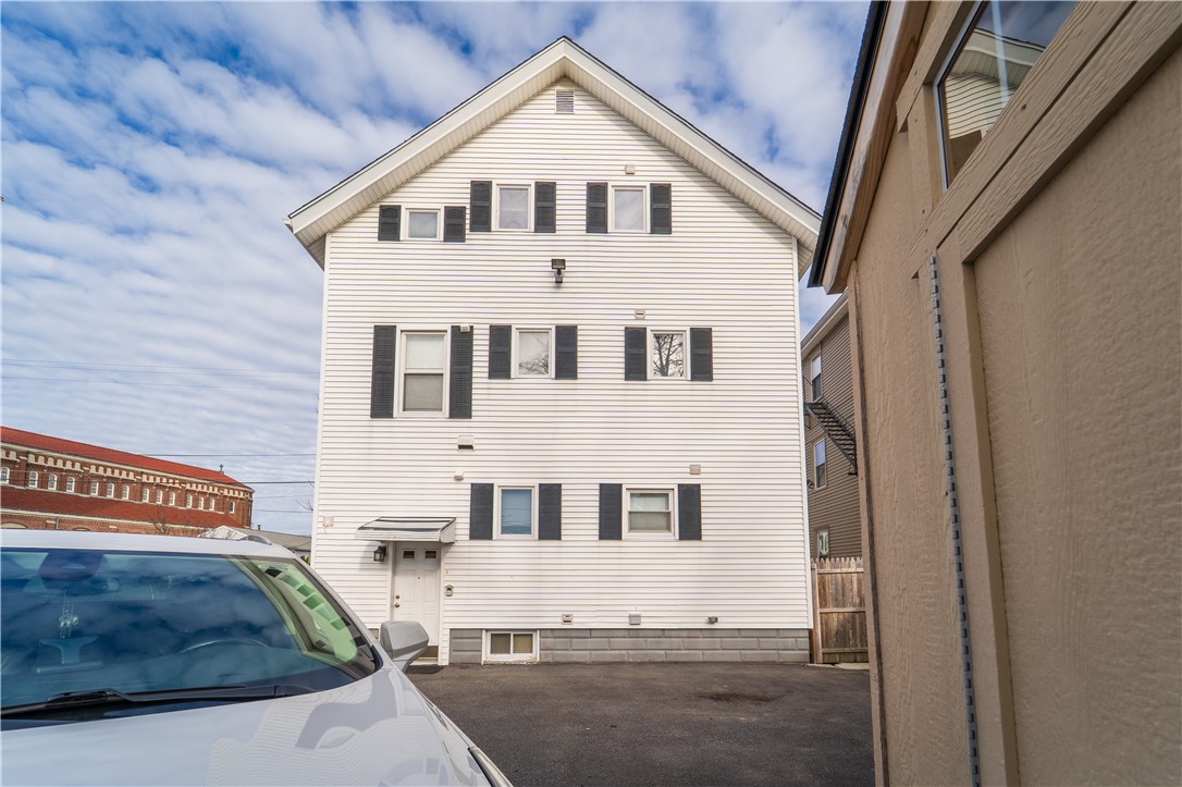208 Sabin Street Pawtucket, RI 02860 - Photo 31 of 36
